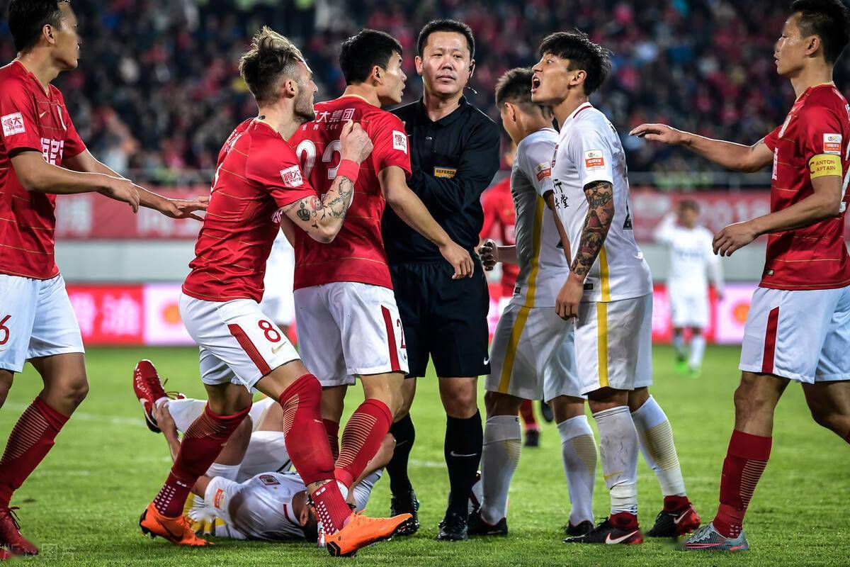 爱游戏- 风云突变法兰克福冲刺阶段伤情更新集结日广州队队长鼓劲，埃因霍温伤情更新备战NBA总决赛看傻球迷