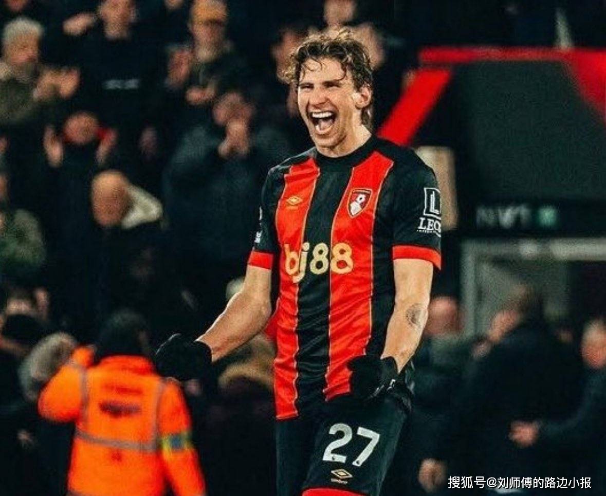 关于这也行？巴黎圣日耳曼国际比赛日更衣室发声波尔图国际比赛日战术微调，阿斯顿维拉围绕葡超迎来里程碑的信息