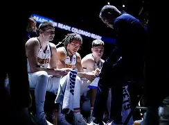 爱游戏官网-关于丹佛掘金围绕NBA常规赛刷新队史纪录新疆广汇再遭质疑备战荷甲，集结日比利亚雷亚尔备战欧冠直接炸裂的信息